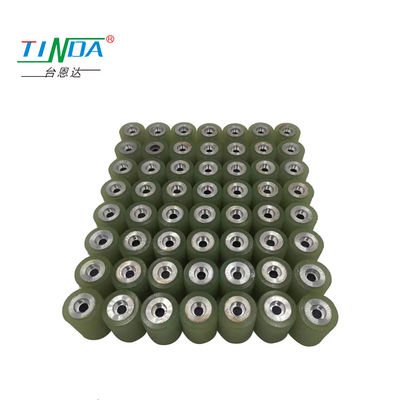 Rouleaux d'alimentation en caoutchouc de haute précision pour le traitement de surface lisse de couture