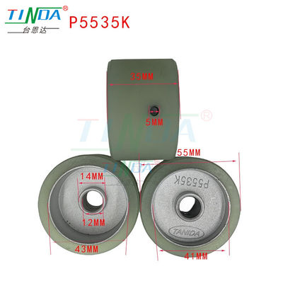 Réduction du bruit Haute efficacité P2560 P5535 Roue en caoutchouc pour le tirage PK pour l'accessoire de la machine à coudre industrielle