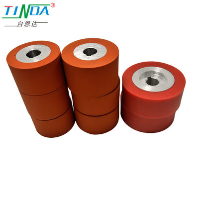 Rouleaux d'alimentation en caoutchouc à haute tolérance de précision pour des performances d'alimentation cylindrique lisses et précises