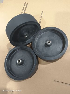 Équipement d'entraînement au tennis Roue à rouleaux élastomères en caoutchouc polyuréthane Poids léger Noyau en plastique Pour et durable